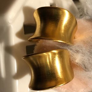 ANN KLEIN Jewelry - ANN KLEIN MATT GOLD CLIP ON EARRINGS ANN KLEIN Jewelry - ANN KLEIN MATT GOLD CLIP ON EARRINGS